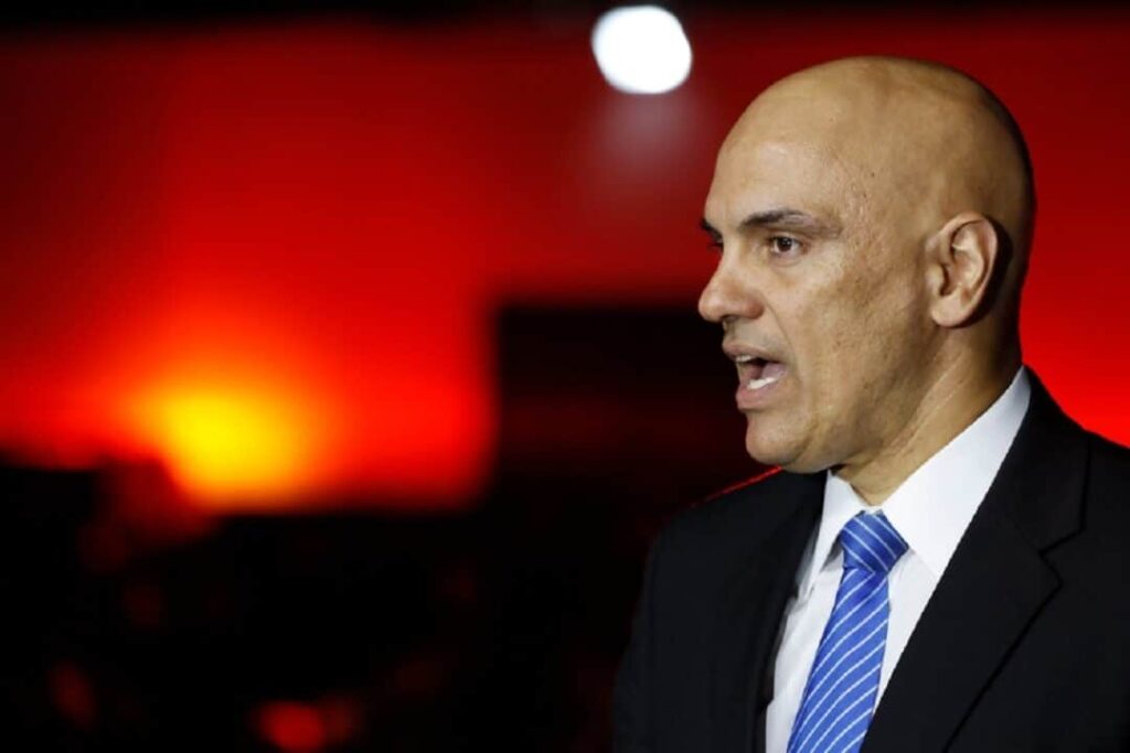 MORAES LINHA-DURA?